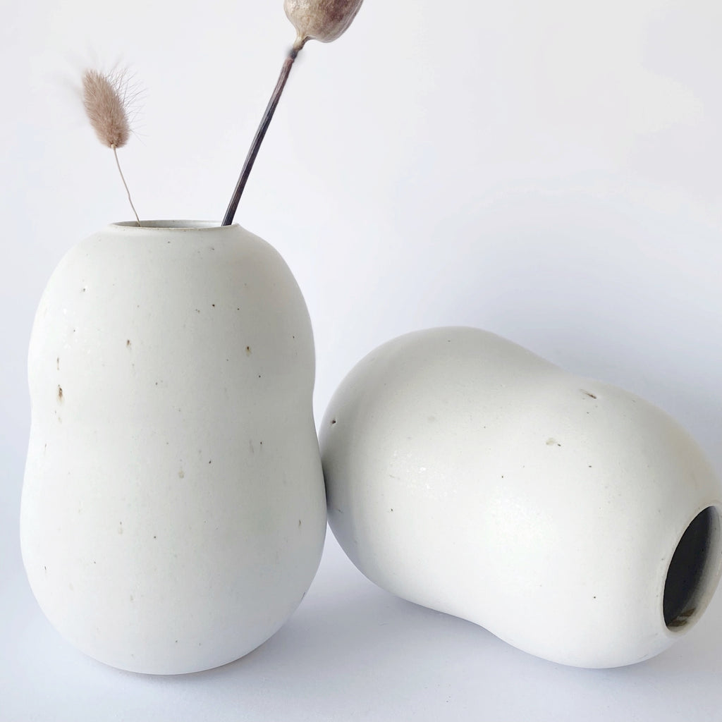 Eight-shaped Vase White (5014)